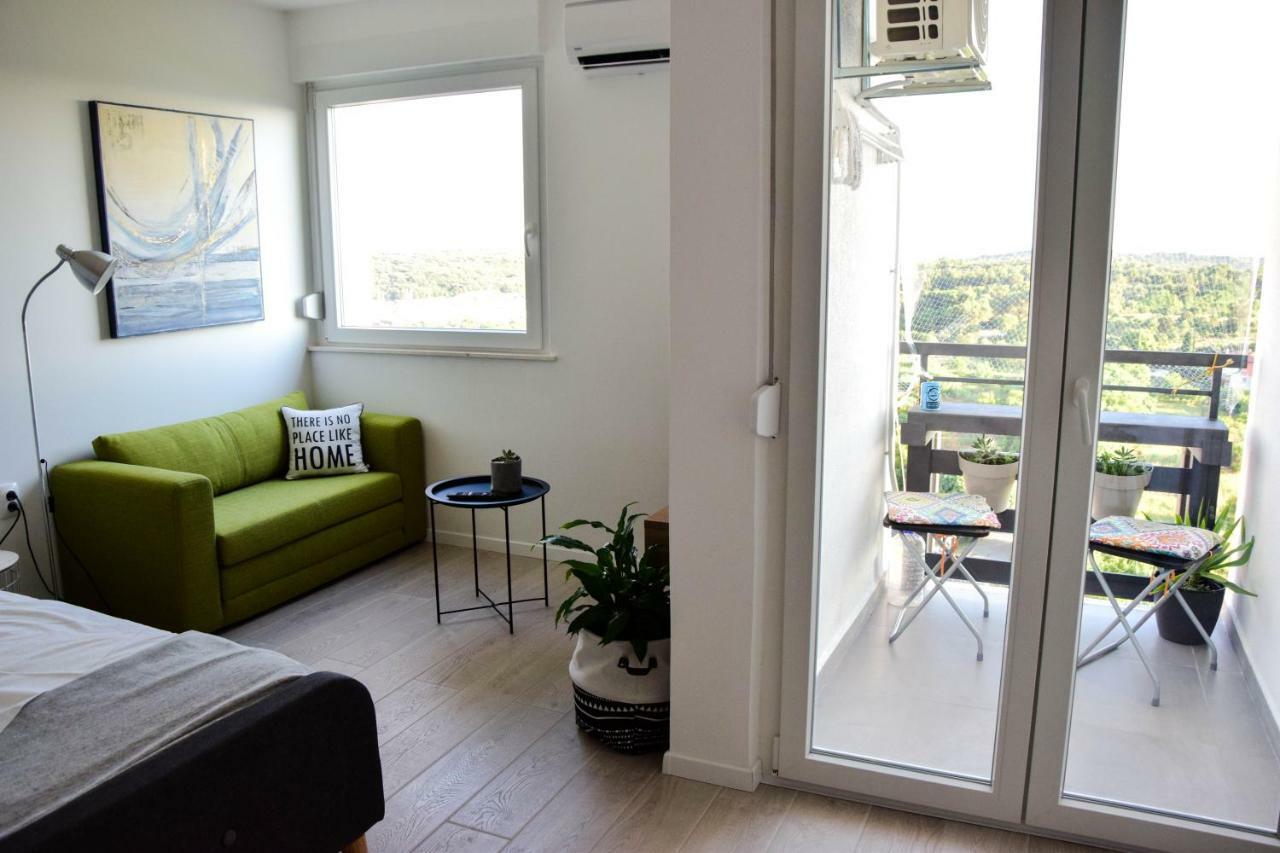 Sky Apartment Pula Luaran gambar